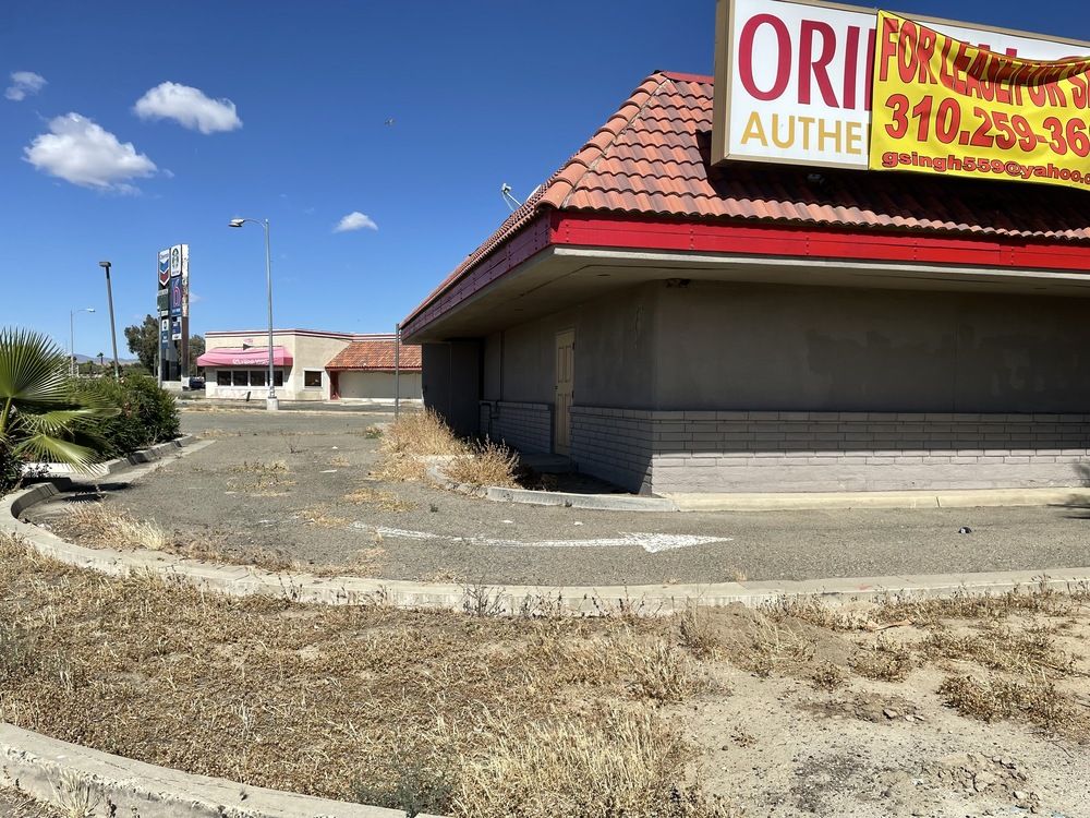 Freestanding Freeway Visible Restaurant + Equipment : 25014 W Dorris Ave, Coalinga, CA 93210
